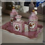 P09. Porcelain vanity set.